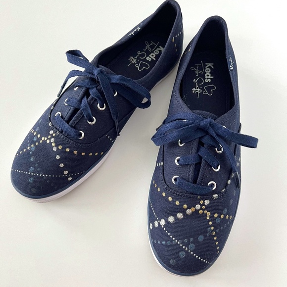 Seller photo, Poshmark